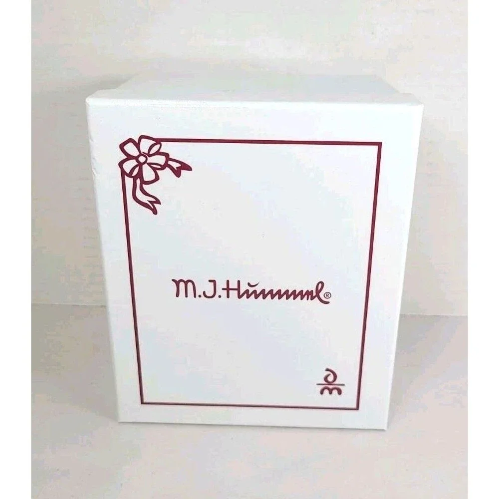 MJ Hummel 2005 First Annual “Making New Friends” Star Shaped Christmas Ornament